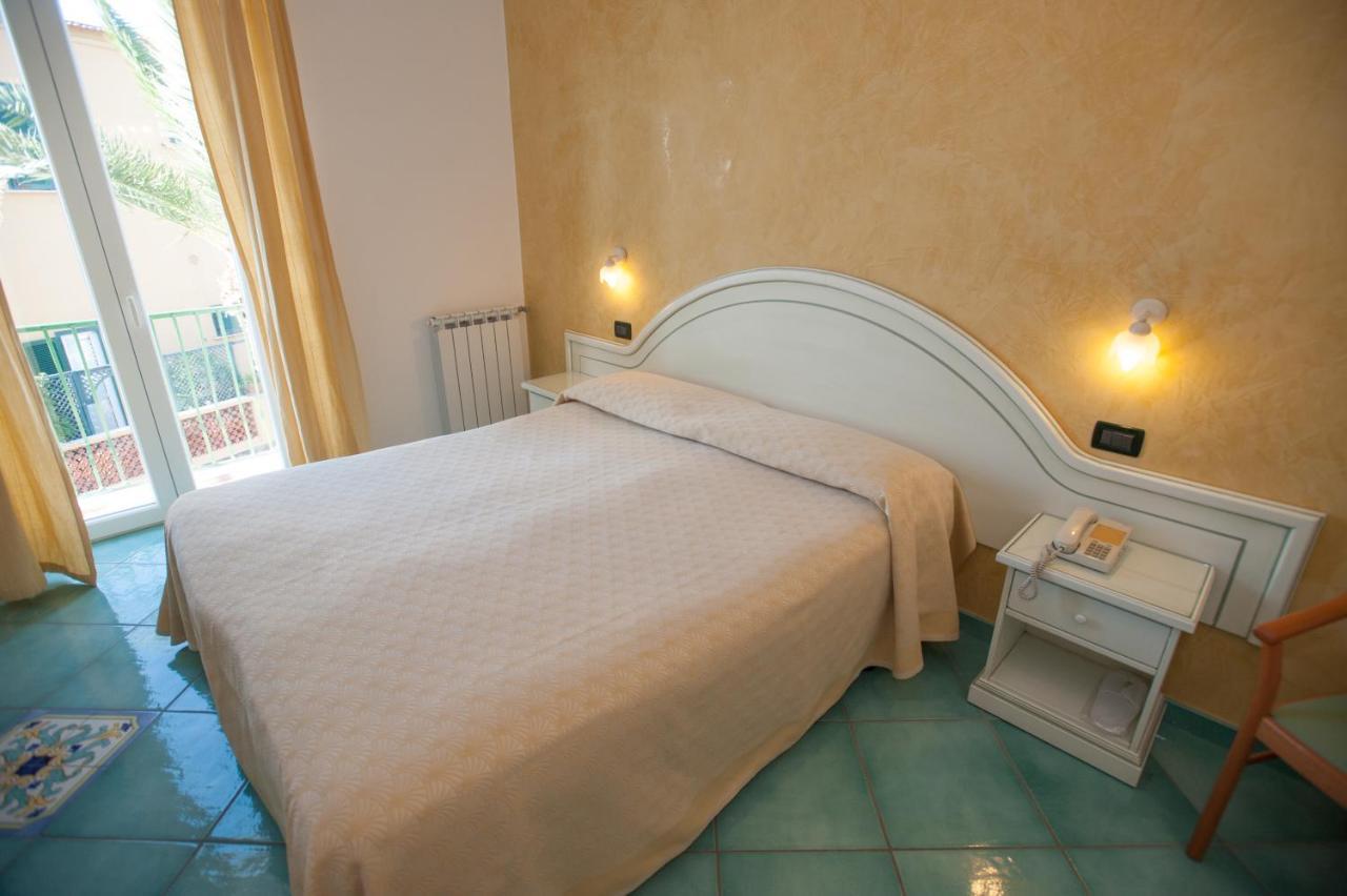 Hotel Villa Sirena - Thermae & Spa ايسكيا المظهر الخارجي الصورة