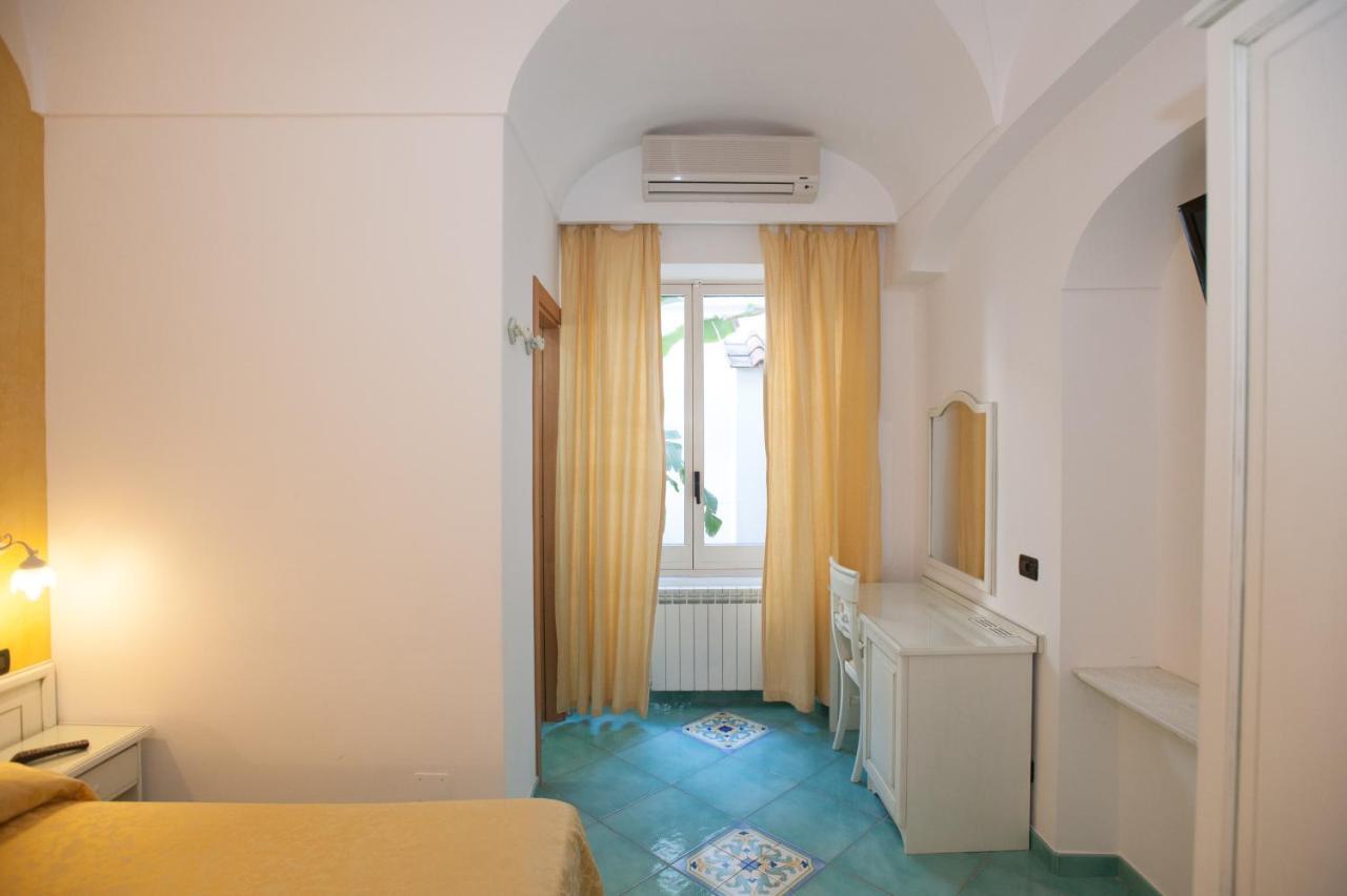 Hotel Villa Sirena - Thermae & Spa ايسكيا المظهر الخارجي الصورة