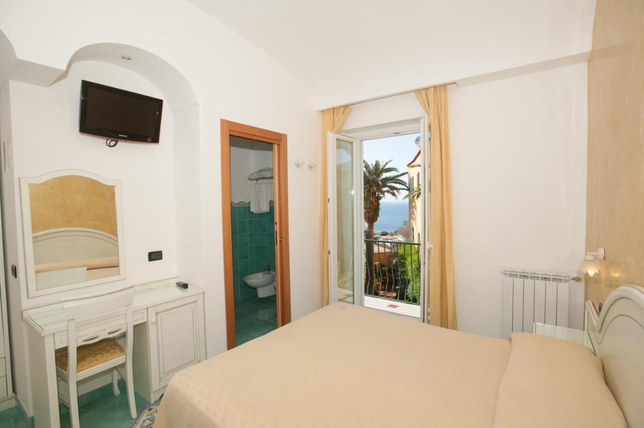 Hotel Villa Sirena - Thermae & Spa ايسكيا المظهر الخارجي الصورة